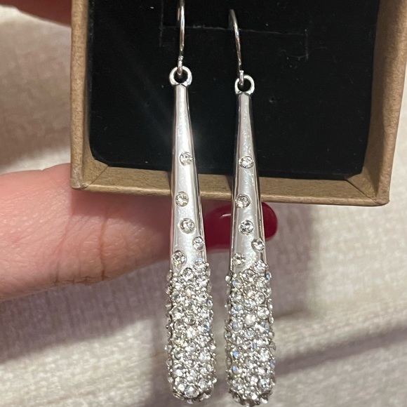 Kenneth Cole Silver Drop Earrings ✨💎✨💎 - Picture 1 of 2